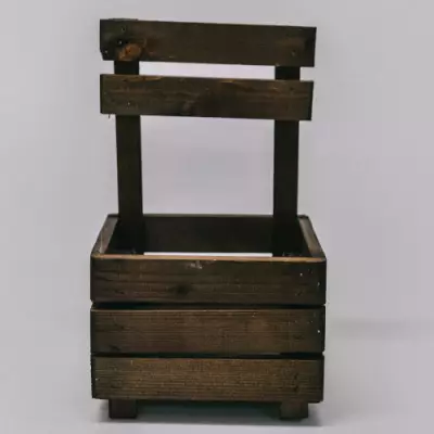 Деревянный ящик в форме стульчика фото 2